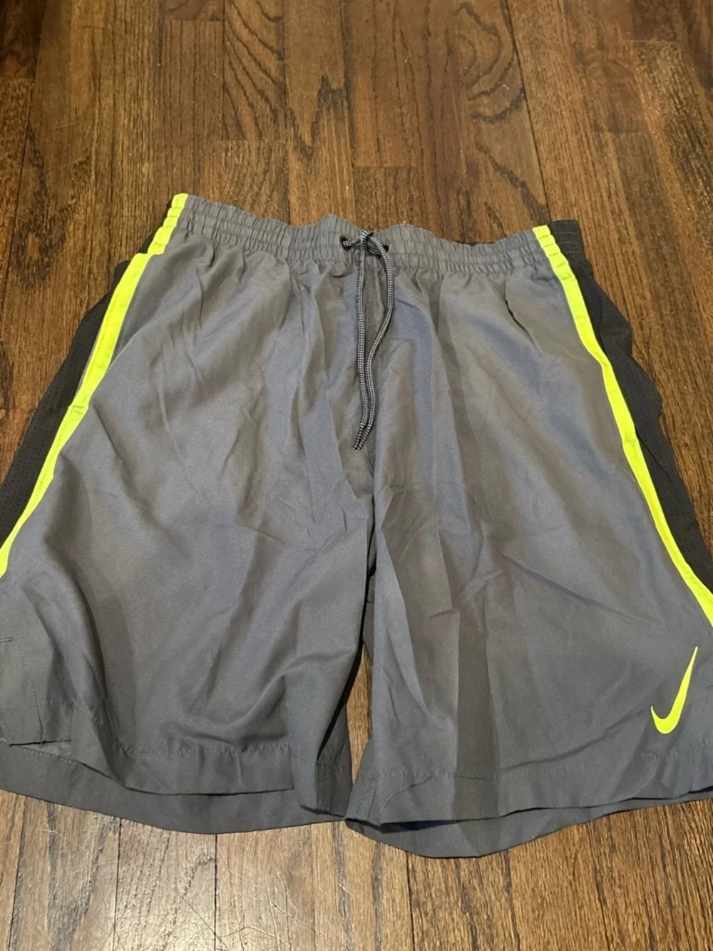 NWT ✨ Men's Gray Nike swim Shorts with Neon Yellow Trim size medium